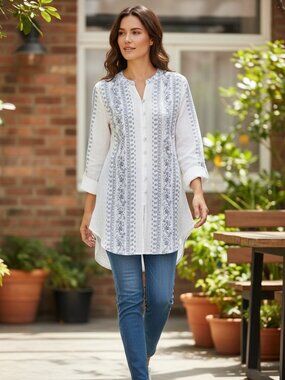 Fig and Flower White Blue Floral Boho Shirt M